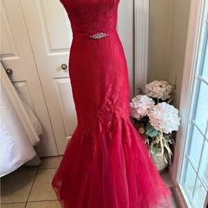 Bordeaux  Lace Prom Dress